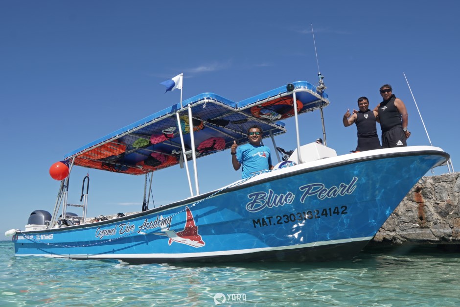 The Blue Pearl. Cozumel Dive Academy's 30' dive boat 